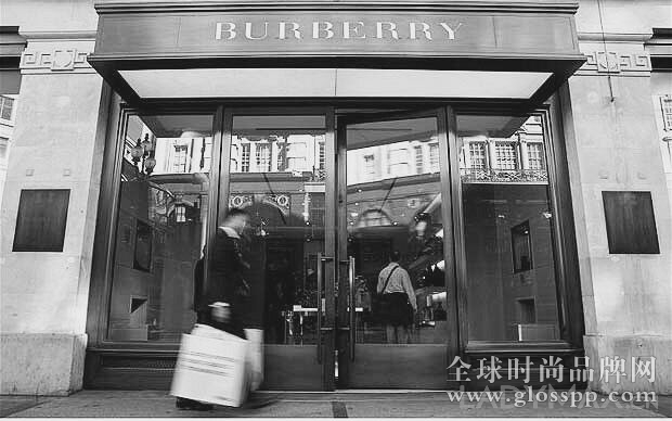 Burberry遭惡意收購(gòu)? 外媒分析神秘買(mǎi)家最大可能是LVMH