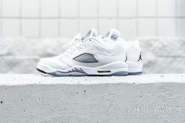 819172-122,AJ5,Air Jordan 5 819172-122AJ5低幫 Air Jordan 5 Low GS 白銀配色中國區(qū)發(fā)售信息