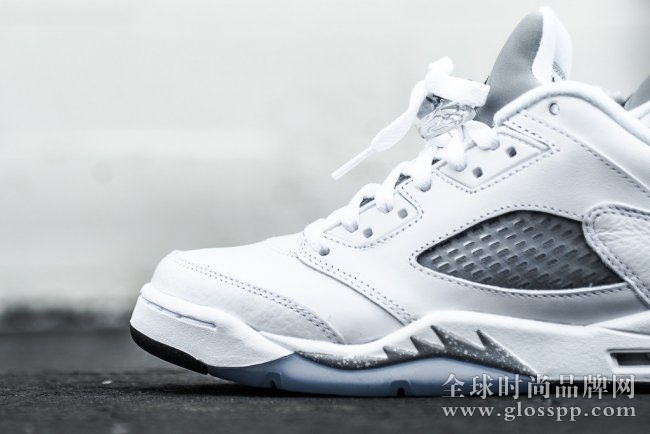 819172-122,AJ5,Air Jordan 5 819172-122AJ5低幫 Air Jordan 5 Low GS 白銀配色中國區(qū)發(fā)售信息