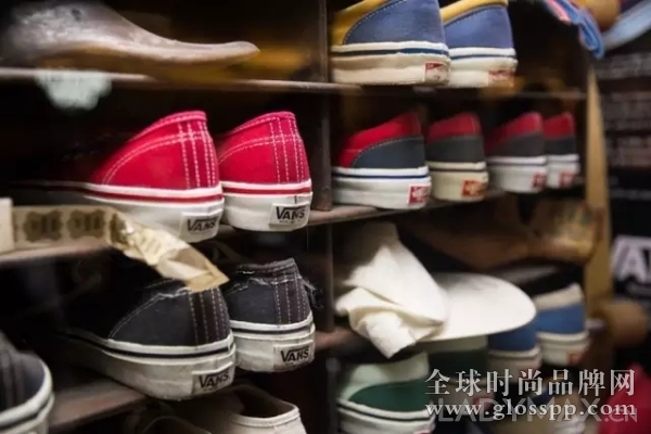 Vans去年賣了140億  它是怎么在小眾市場擠掉Nike和匡威的？